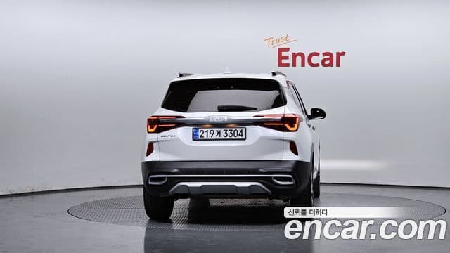 Kia Seltos Signature, 2022 4