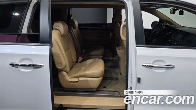 Kia The / новый New Carnival Luxury, 2020 12