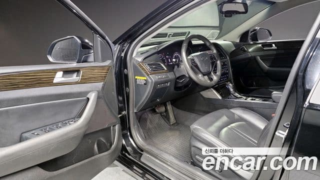 Hyundai LF Sonata Special, 2016 10