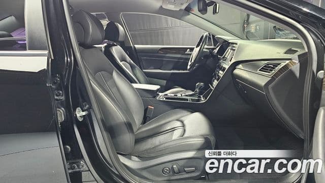 Hyundai LF Sonata Special, 2016 11