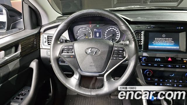 Hyundai LF Sonata Special, 2016 13