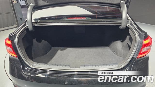 Hyundai LF Sonata Special, 2016 20