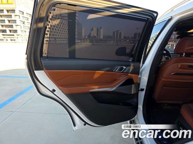 BMW X7 (G07) xDrive 40i M Sport 6인승, 2024 17