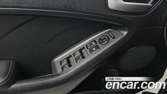 Kia The / новый New K3 Style, 2017 19