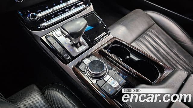 Genesis EQ900 Luxury, 2016 9