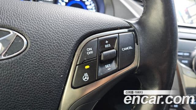 Hyundai Grandeur HG Premium, 2014 17