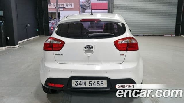 Kia All New Pride Luxury, 2013 4