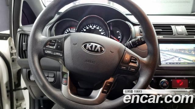 Kia All New Pride Luxury, 2013 12