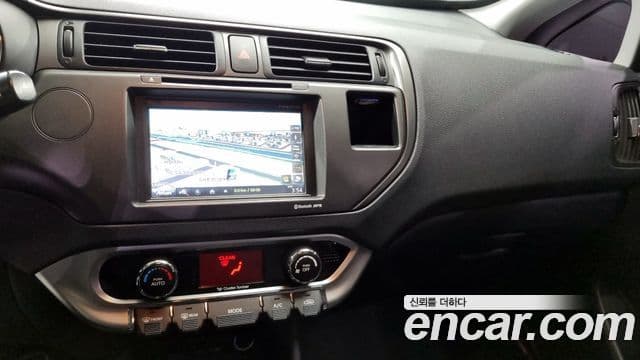 Kia All New Pride Luxury, 2013 13