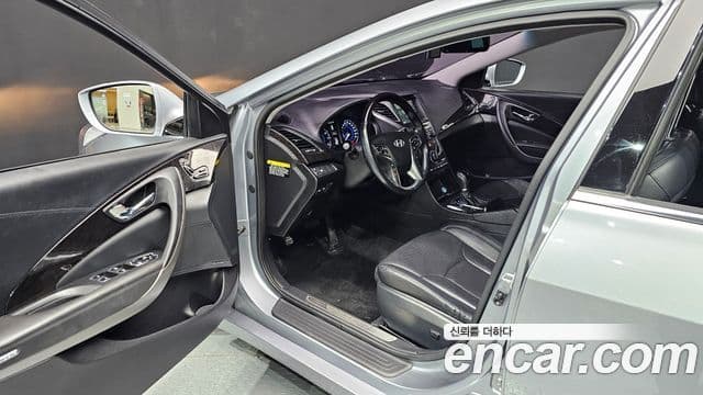Hyundai Grandeur HG Modern, 2015 11