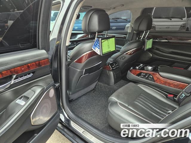 Genesis EQ900 Prestige, 2016 13