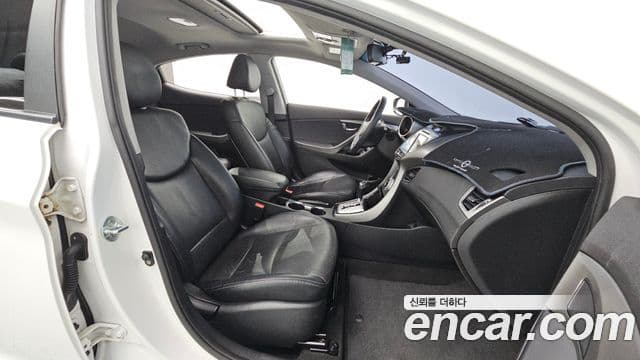 Hyundai Avante MD Premier, 2012 11