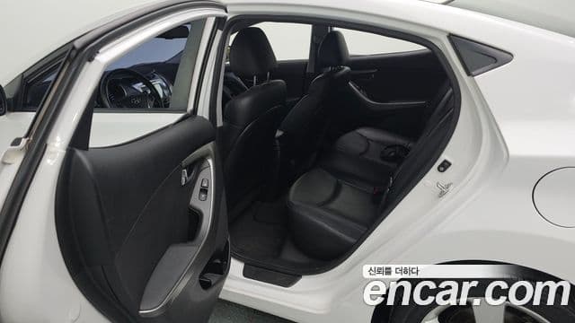 Hyundai Avante MD Premier, 2012 12