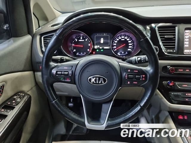 Kia All New Carnival President, 2017 9