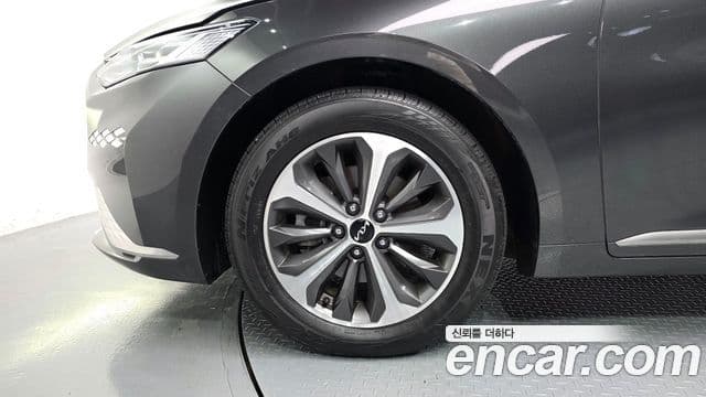 Kia K8 гибрид Noblesse, 2022 все фото