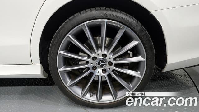 Mercedes-Benz E-класс W213 AMG Line, 2022 все фото