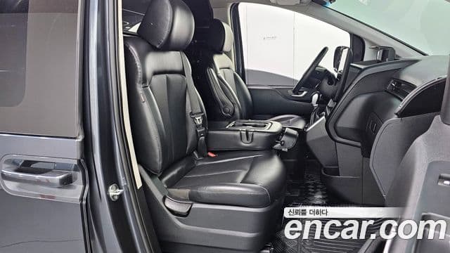 Hyundai Staria Modern, 2023 10