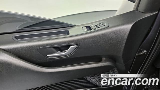 Hyundai Staria Modern, 2023 16