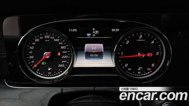 Mercedes-Benz E-класс W213 E220d кабриолет, 2018 8