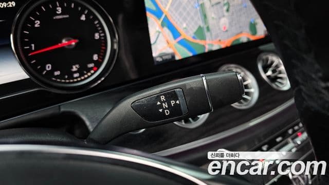 Mercedes-Benz E-класс W213 E220d кабриолет, 2018 9