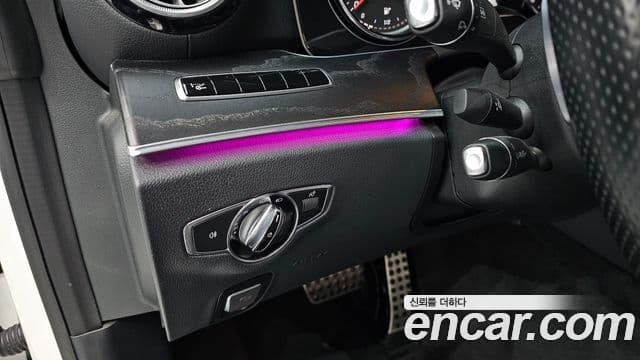 Mercedes-Benz E-класс W213 E220d кабриолет, 2018 13