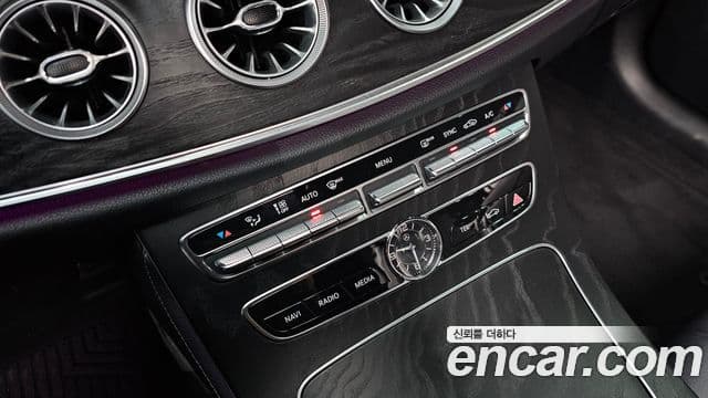 Mercedes-Benz E-класс W213 E220d кабриолет, 2018 16