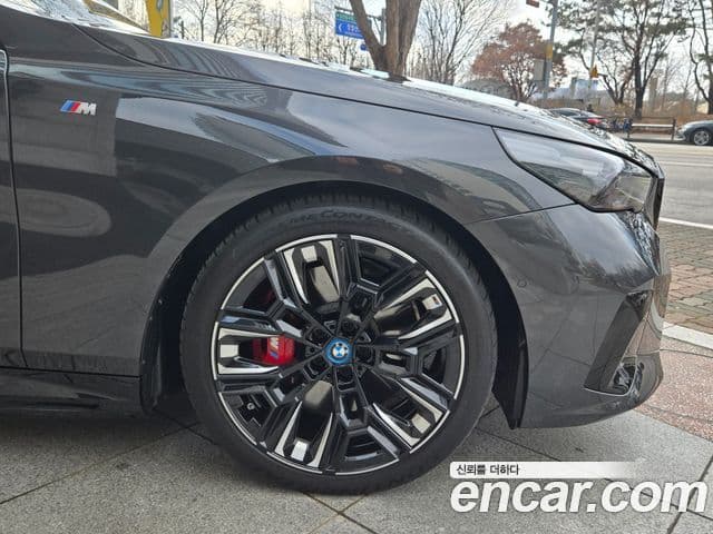 BMW i5 (G60), 2024 все фото