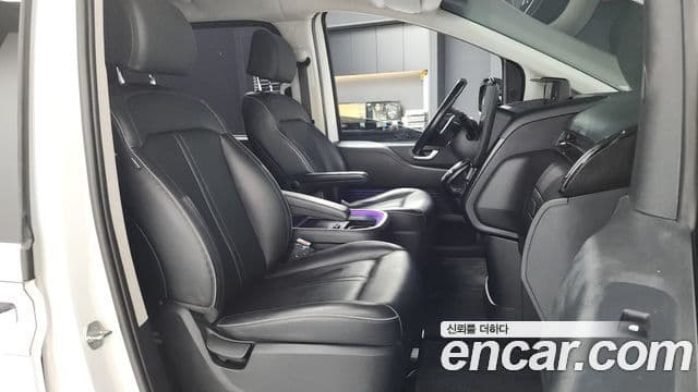 Hyundai Staria Prestige, 2023 11
