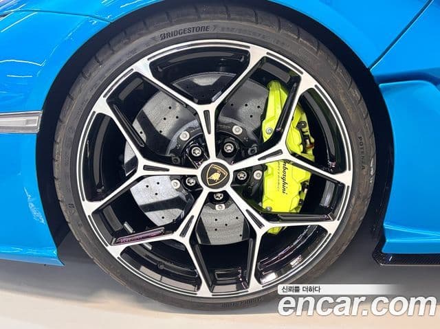Lamborghini 레부엘토, 2025 все фото