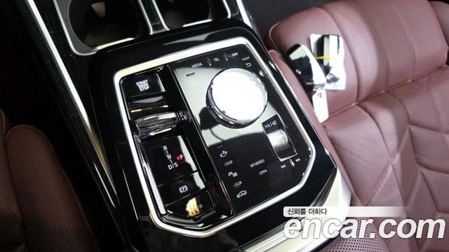 BMW 7시리즈 (G70) 740d xDrive M Sport, 2025 9