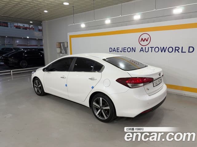 Kia The / новый New K3 Style, 2017 4