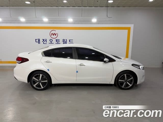 Kia The / новый New K3 Style, 2017 8