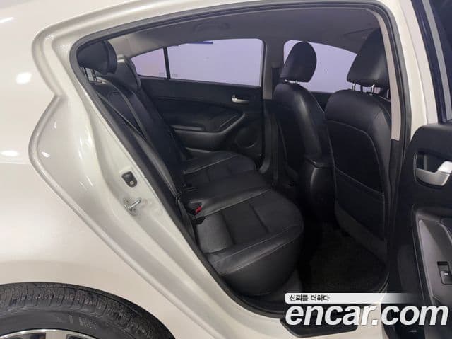 Kia The / новый New K3 Style, 2017 13