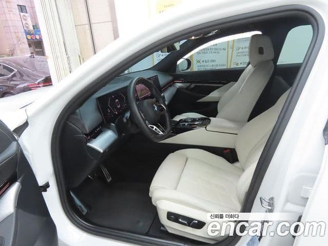 BMW 5시리즈 (G60) 523d M Sport, 2024 все фото