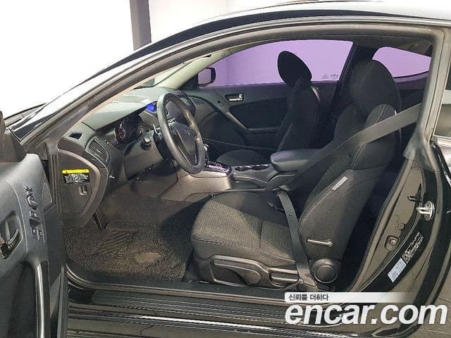 Hyundai Genesis купе 200 турбо D, 2011 8