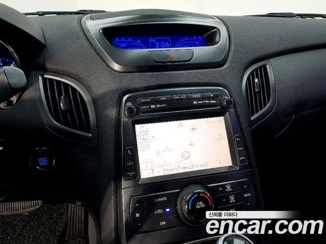 Hyundai Genesis купе 200 турбо D, 2011 13