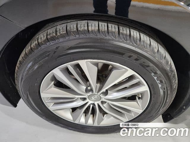 Hyundai Grandeur HG HG240 Modern Collection, 2017 10