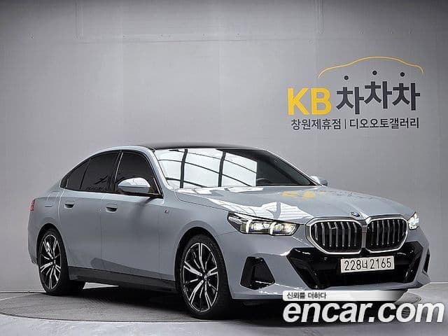 BMW 5시리즈 (G60) 530i xDrive M Sport, 2025 все фото
