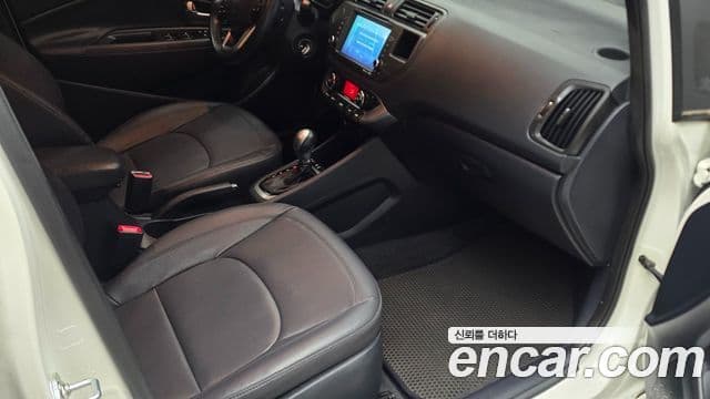 Kia All New Pride Deluxe, 2014 16