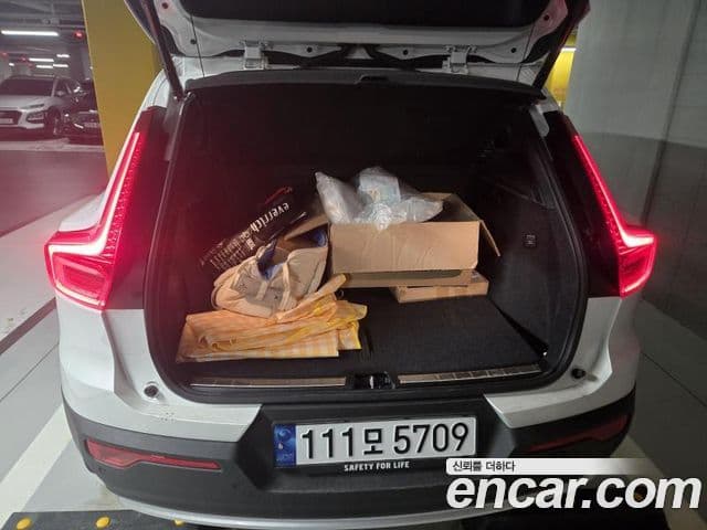 Volvo XC40 B4 Ultimate Bright, 2025 6