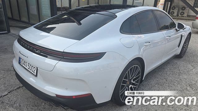 Porsche Panamera (976), 2024 4