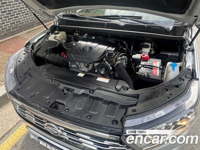 KG모빌리티(SsangYong) Korando 투리스모 2WD KX 11인승, 2018 6