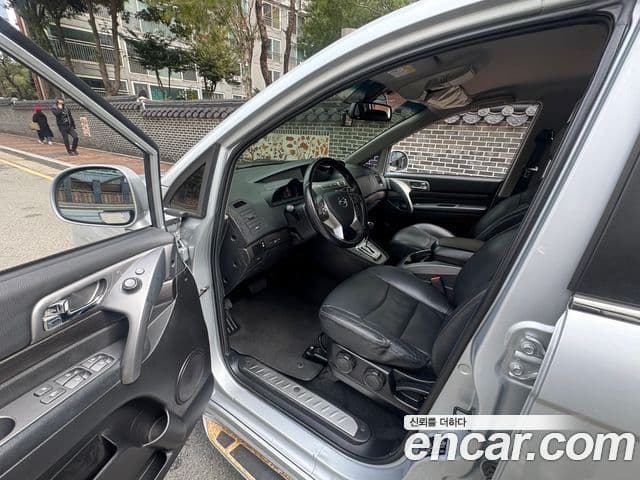 KG모빌리티(SsangYong) Korando 투리스모 2WD KX 11인승, 2018 10