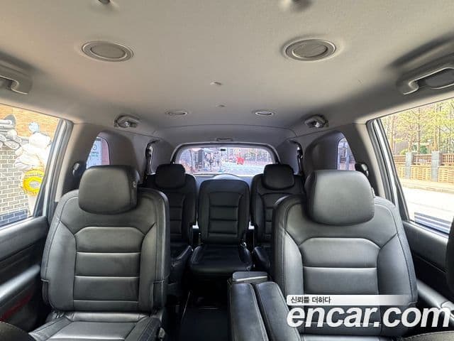 KG모빌리티(SsangYong) Korando 투리스모 2WD KX 11인승, 2018 17