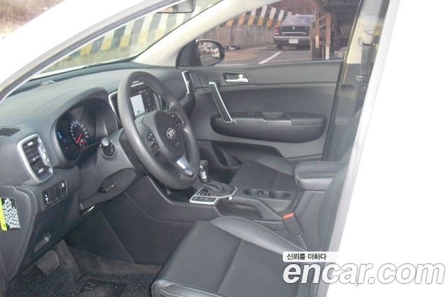 Kia Sportage 4세대 дизель 1.7 2WD Trendy, 2018 10