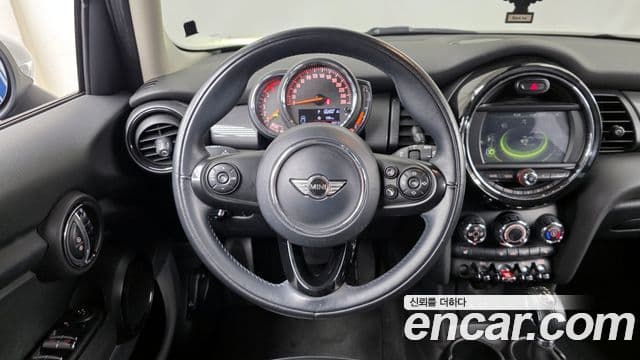 Mini Cooper D 3세대, 2018 13
