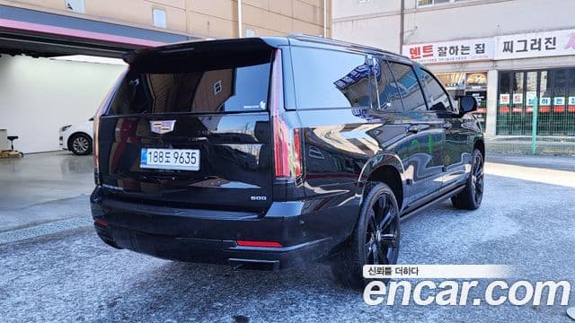 Cadillac Escalade 5세대 ESV Sport Platinum, 2025 2