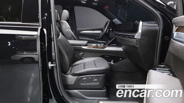 Cadillac Escalade 5세대 ESV Sport Platinum, 2025 11