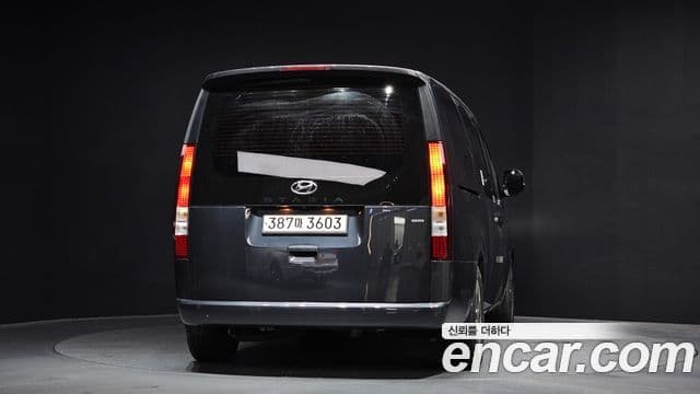 Hyundai Staria Modern, 2023 4