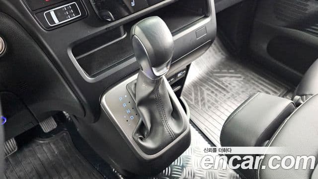 Hyundai Staria Modern, 2023 9